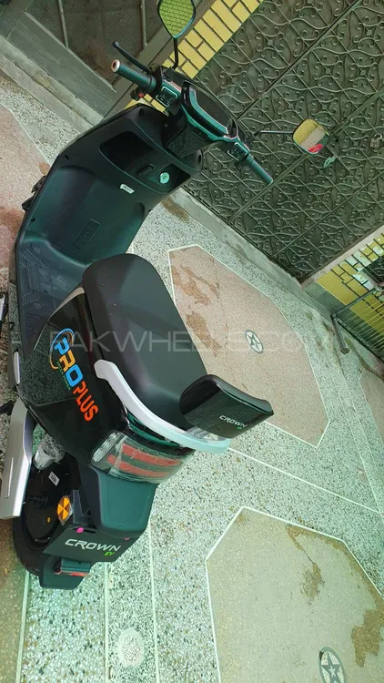 Crown EV Pro 2024 for Sale Image-1