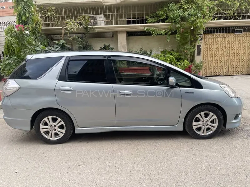 Honda Fit 2013 for Sale in Karachi Image-1