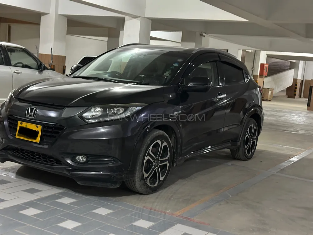 Honda Vezel 2017 for Sale in Karachi Image-1