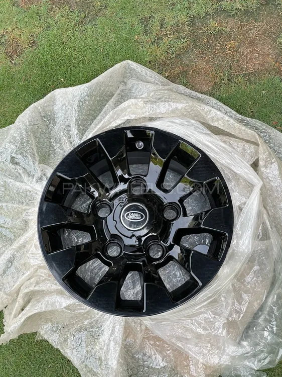 land rover original rims Image-1