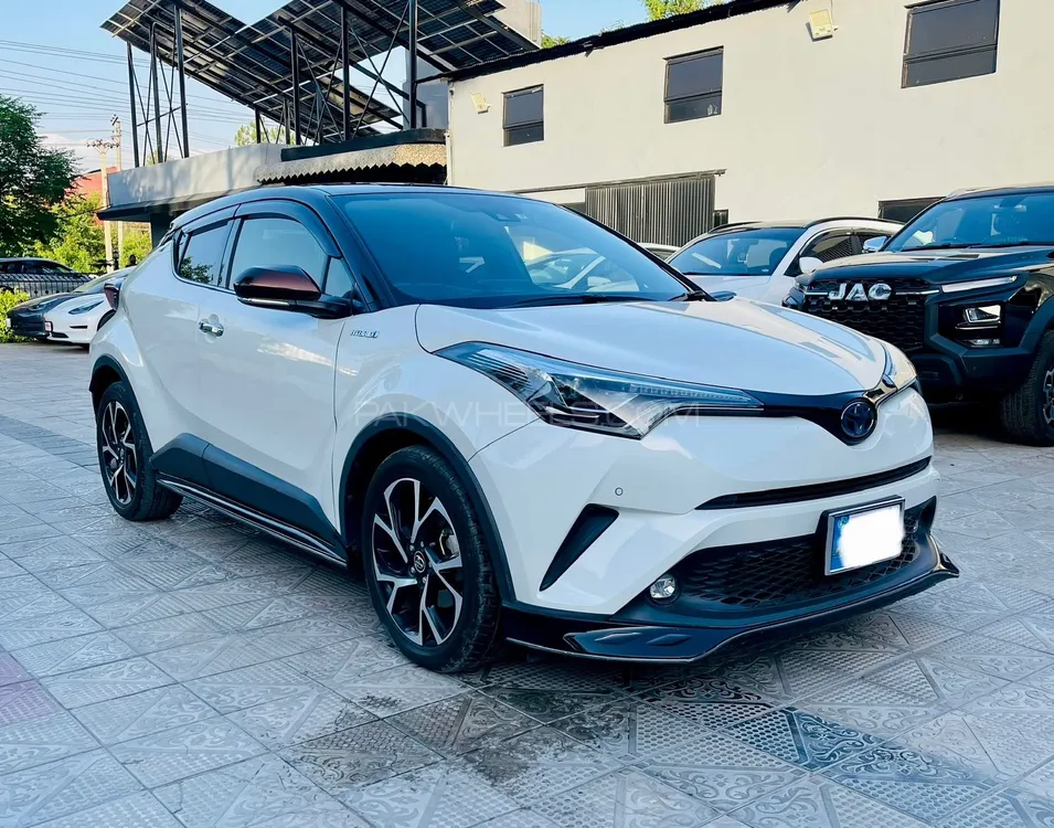 Toyota C-HR 2019 for Sale in Islamabad Image-1