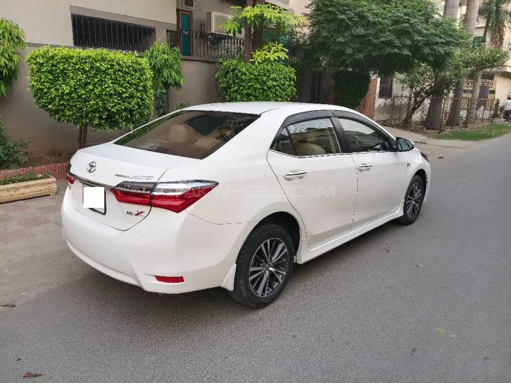 Toyota Corolla 2020 for Sale in Lahore Image-1