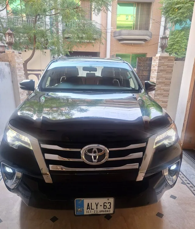 Toyota Fortuner 2019 for Sale in Islamabad Image-1