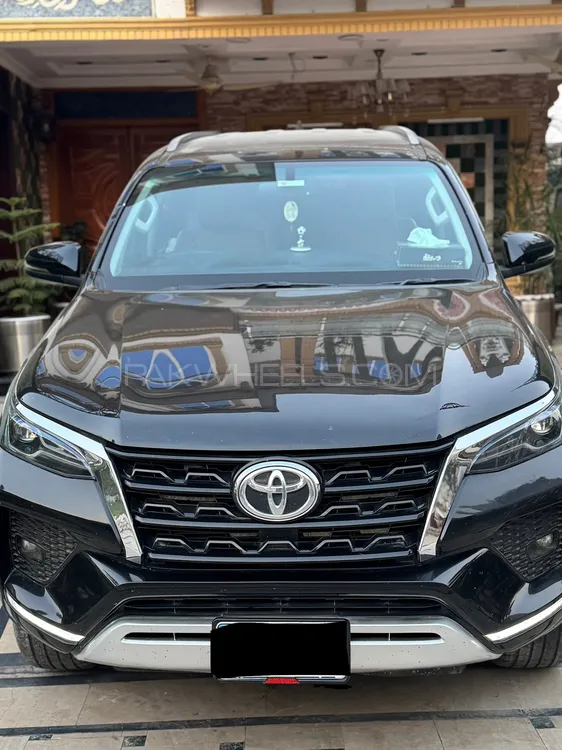 Toyota Fortuner 2021 for Sale in Lahore Image-1