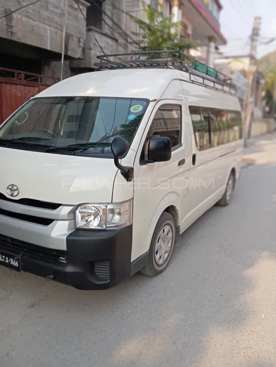 Toyota Hiace 2010 for Sale in Islamabad Image-1