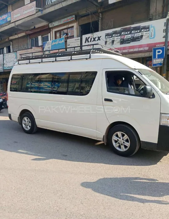 Toyota Hiace 2010 for Sale in Islamabad Image-1