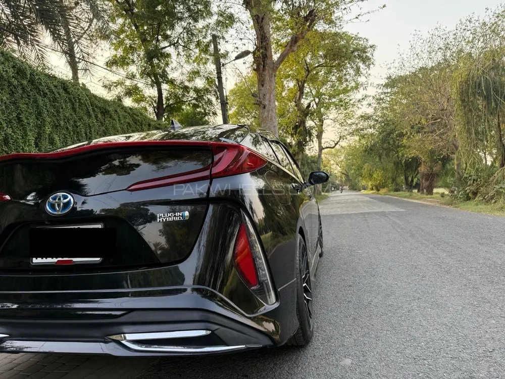 Toyota Prius 2017 for Sale in Lahore Image-1