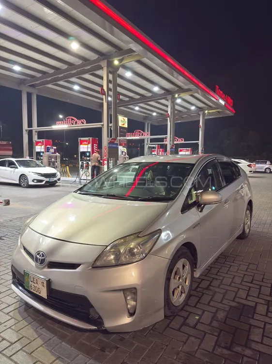 Toyota Prius 2011 for Sale in Lahore Image-1