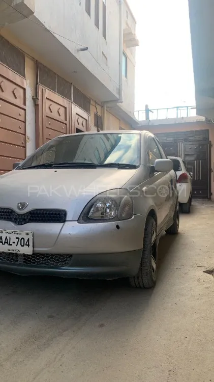 Toyota Vitz 2000 for Sale in Quetta Image-1