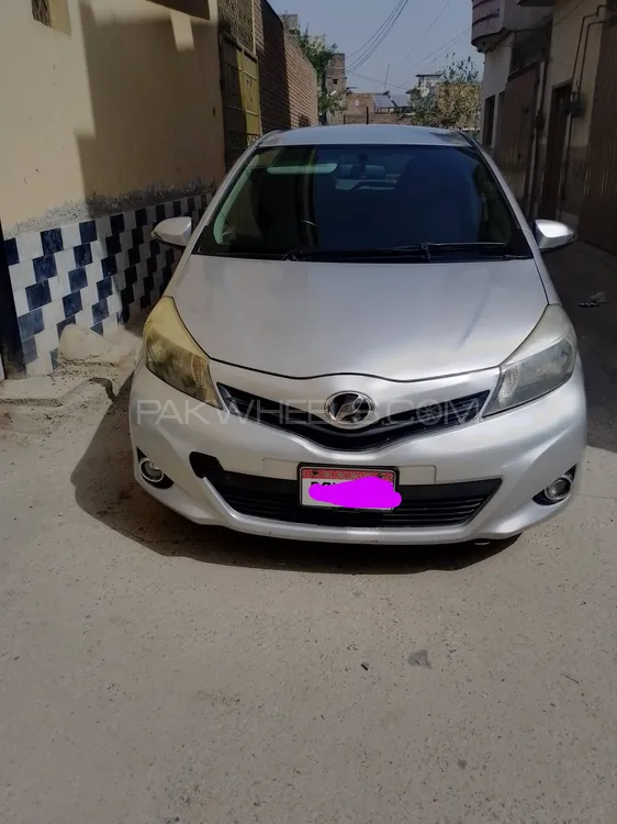 Toyota Vitz 2011 for Sale in Peshawar Image-1