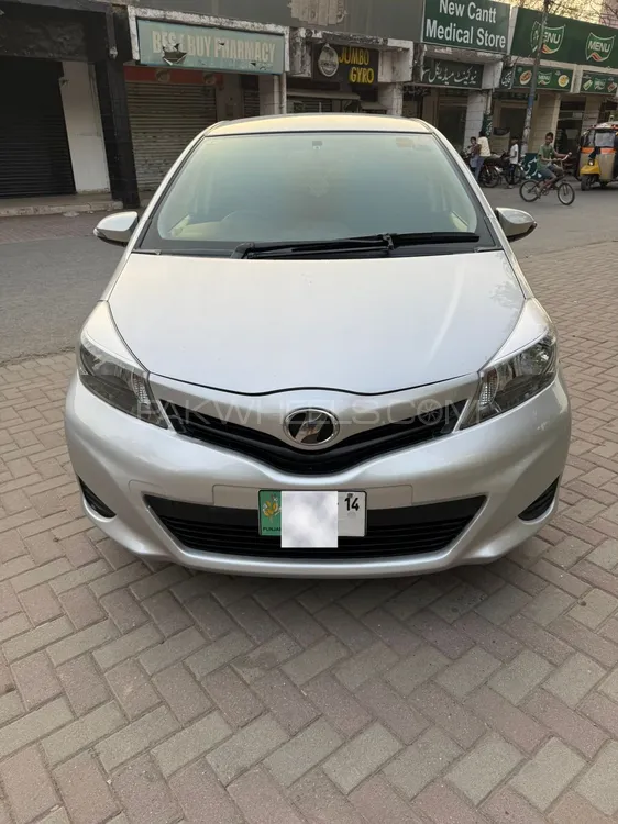Toyota Vitz 2013 for Sale in Lahore Image-1