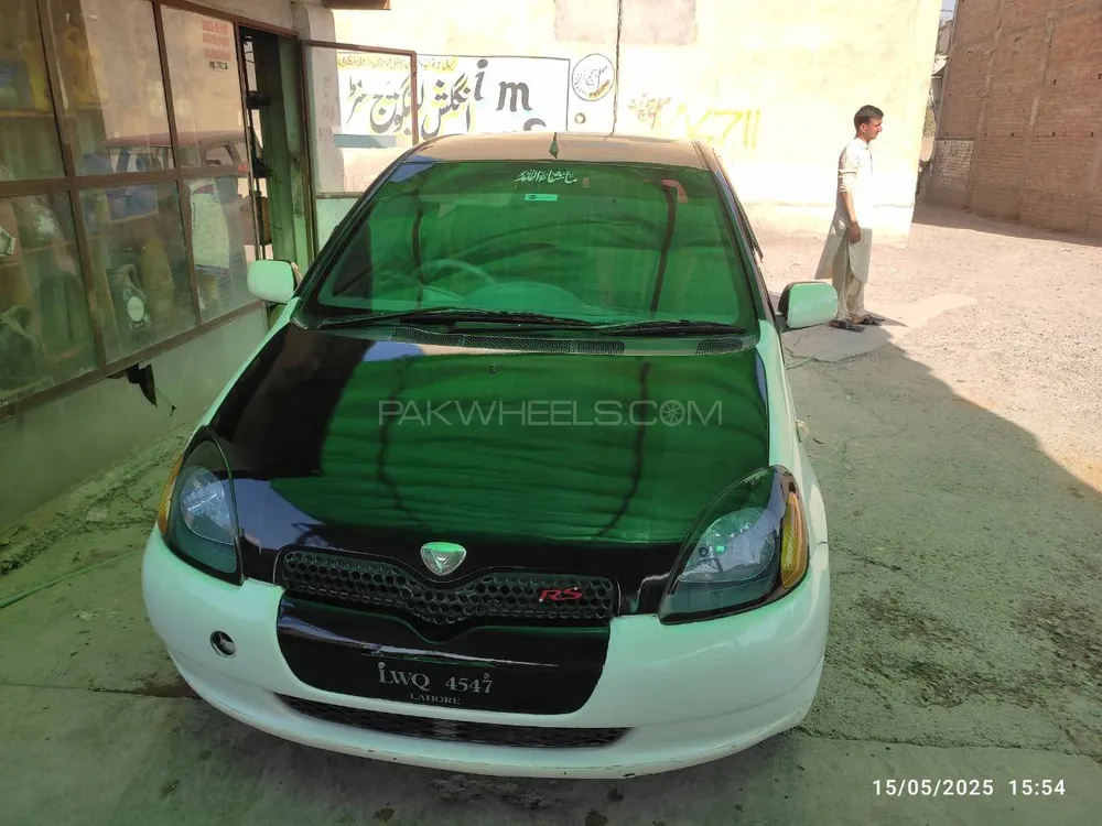 Toyota Vitz 2001 for Sale in Peshawar Image-1