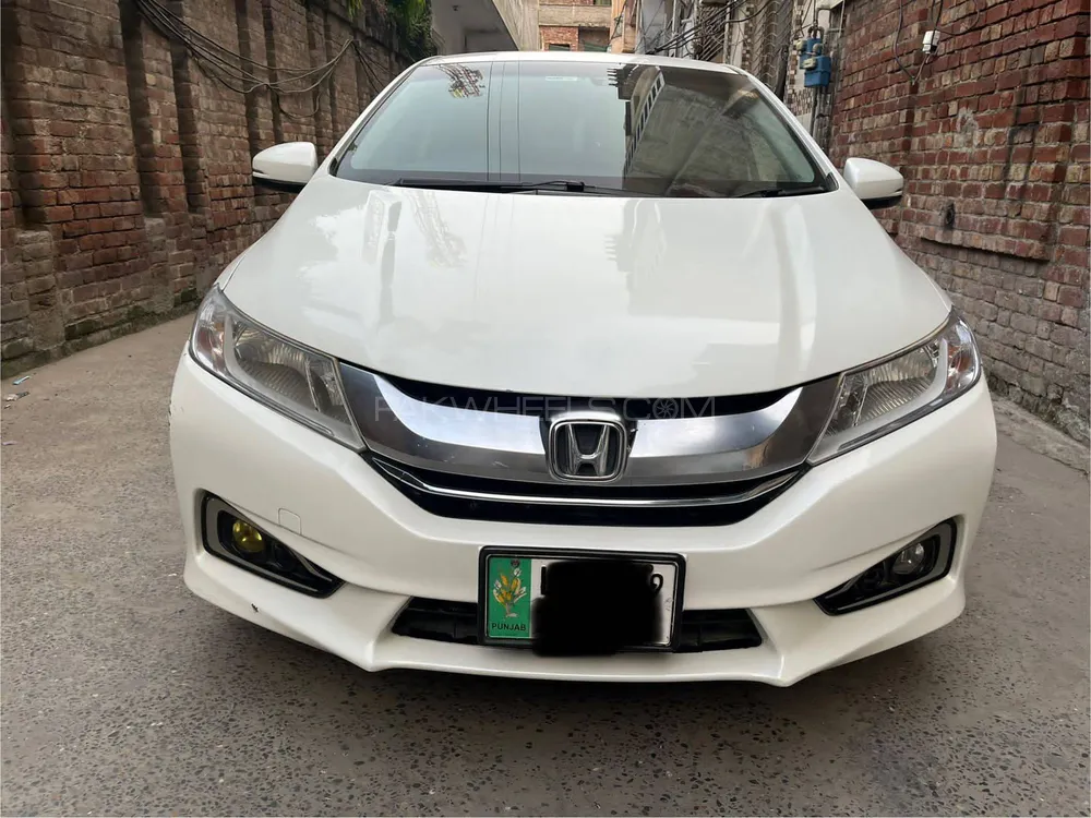 Honda Grace Hybrid 2015 for Sale in Gujranwala Image-1
