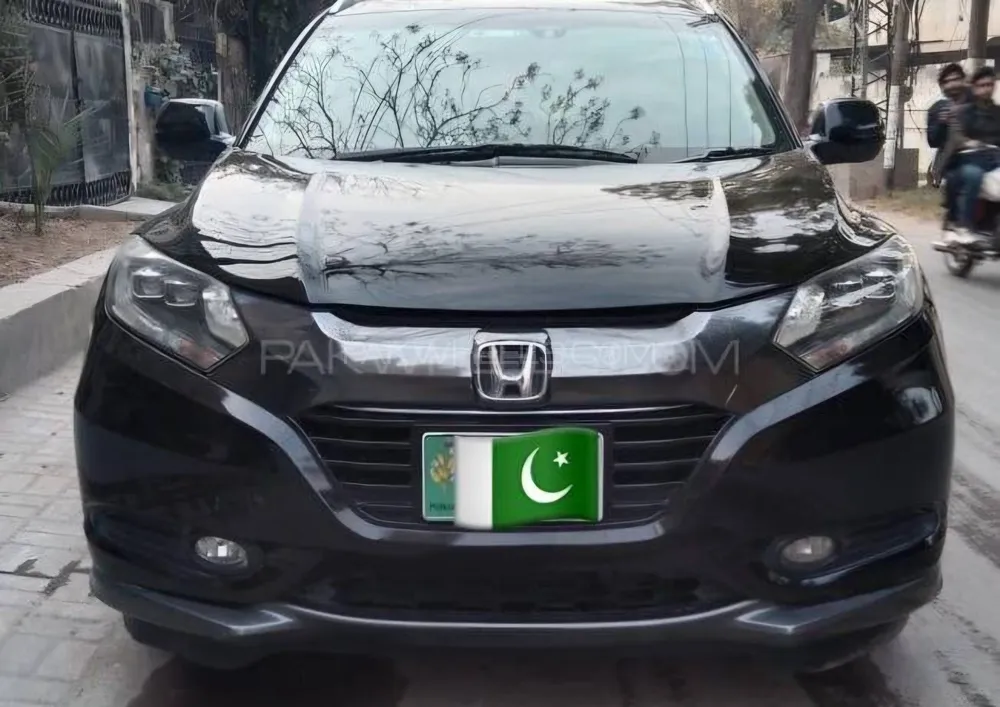 Honda Vezel 2014 for Sale in Lahore Image-1