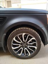 Range Rover Evoque
2010
5.0 Litter engine 
Black Wrap