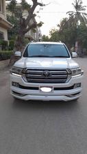 Toyota Land Cruiser 
LC 200
Pearl White 
Milage 63600 kms