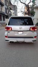 Toyota Land Cruiser 
LC 200
Pearl White 
Milage 63600 kms