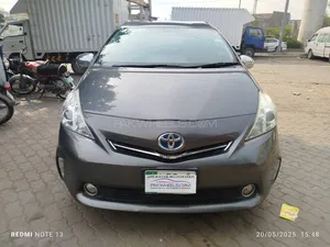 Toyota Prius Alpha G 2012 for Sale