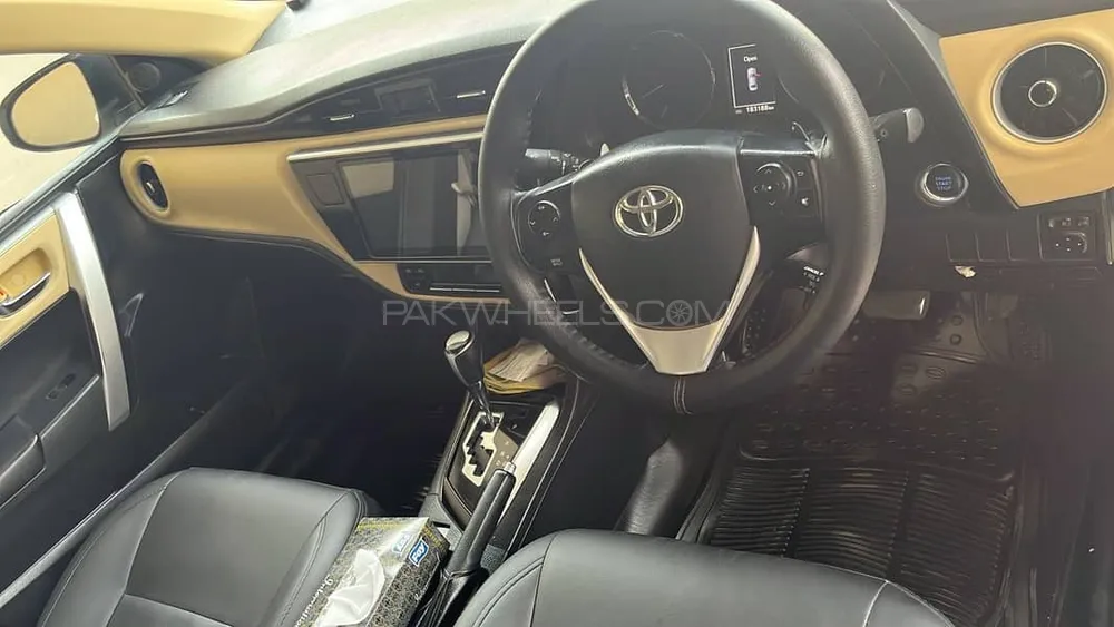 Toyota Corolla 2018 for Sale in Karachi Image-1