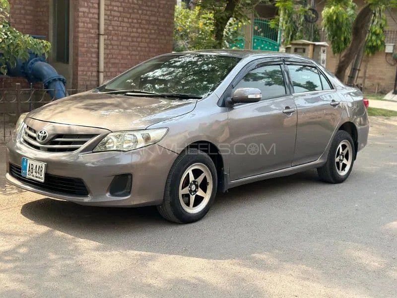 Toyota Corolla 2013 for Sale in Lahore Image-1