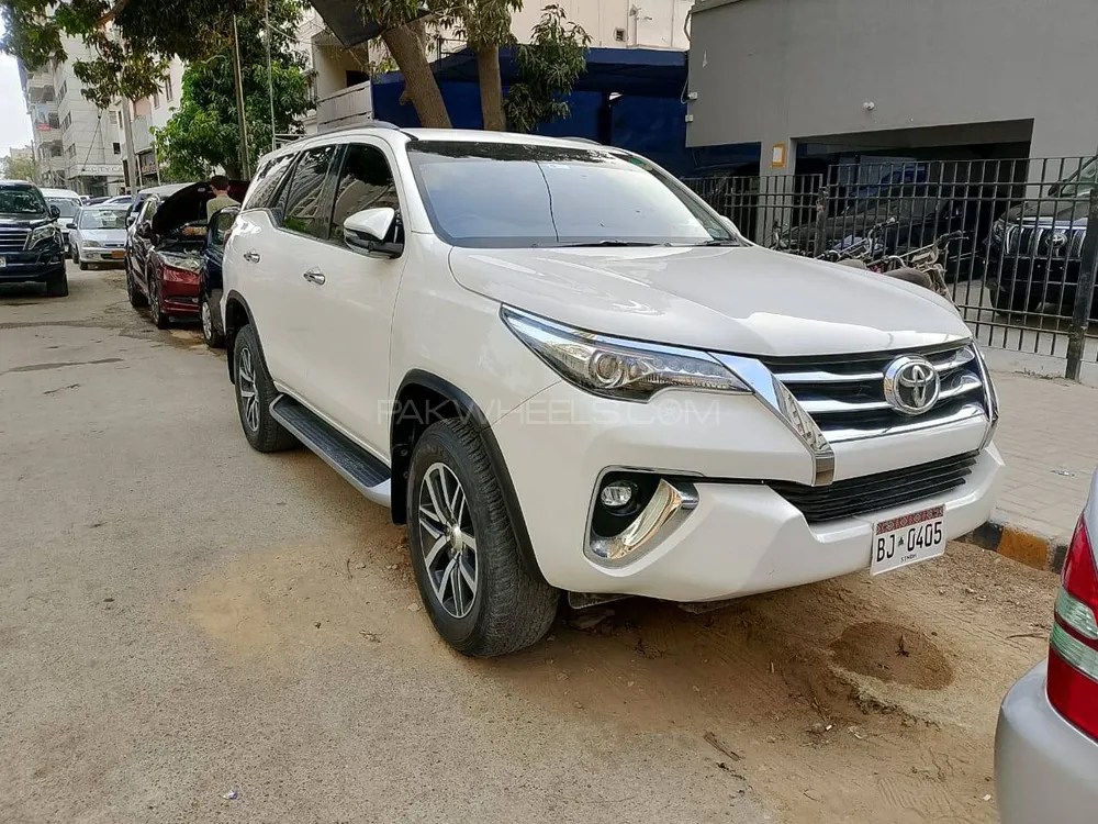 Toyota Fortuner 2020 for Sale in Karachi Image-1
