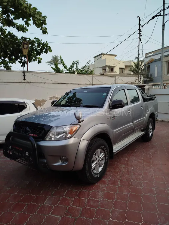 Toyota Hilux 2011 for Sale in Karachi Image-1