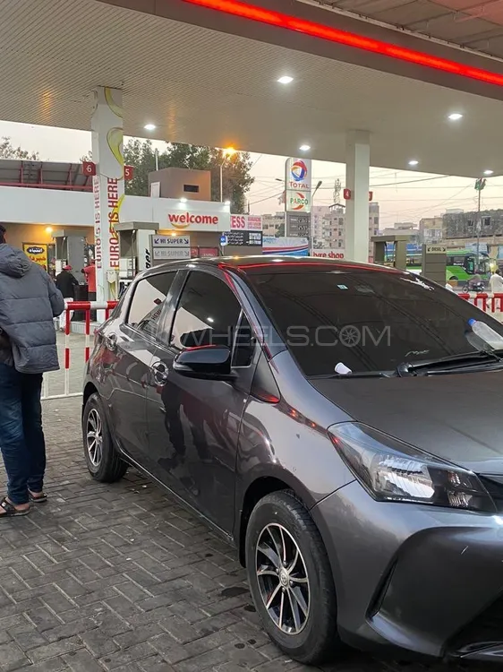 Toyota Vitz 2015 for Sale in Karachi Image-1
