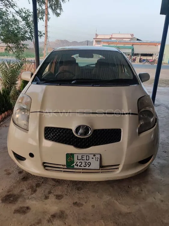 Toyota Vitz 2006 for Sale in Mian Wali Image-1