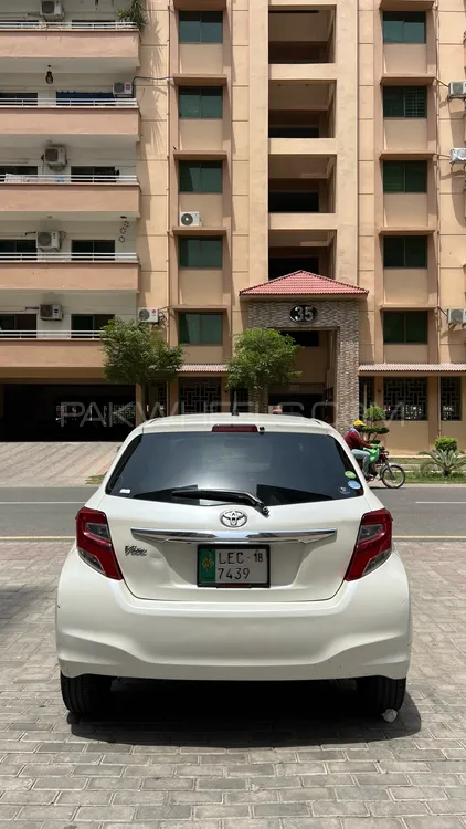 Toyota Vitz 2014 for Sale in Lahore Image-1