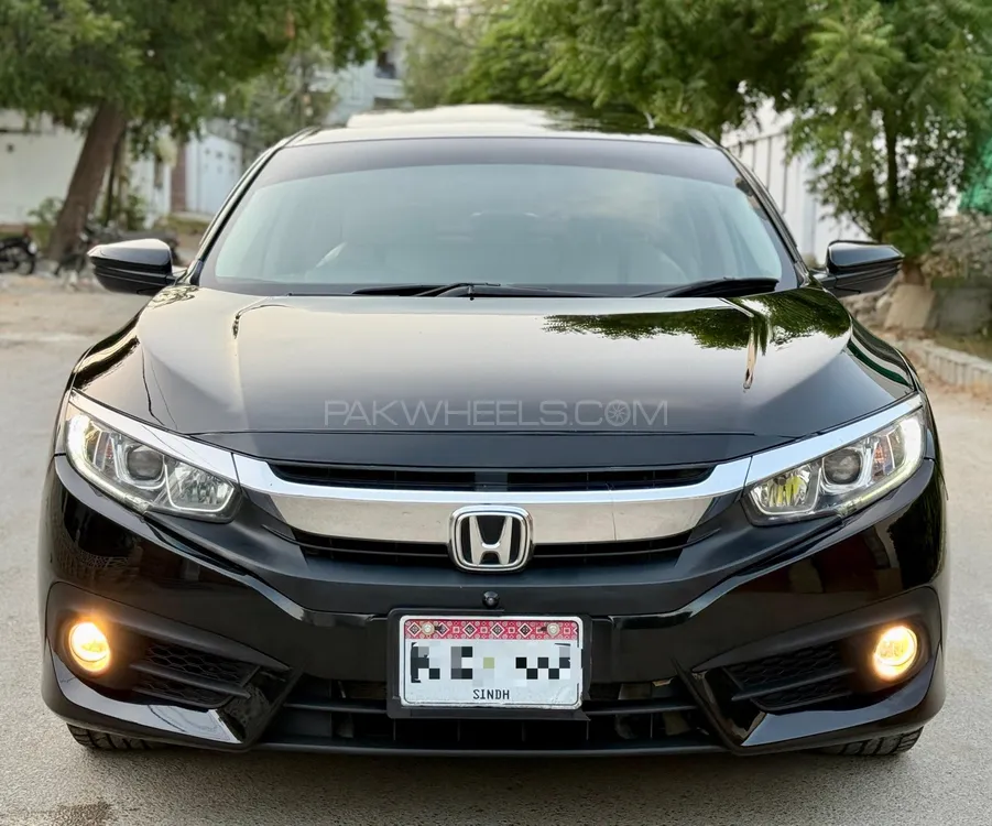 Honda Civic 2017 for Sale in Karachi Image-1