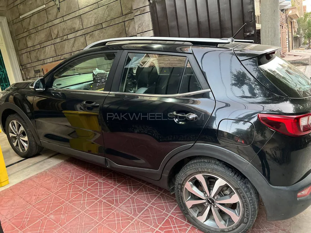 KIA Stonic 2021 for Sale in Faisalabad Image-1
