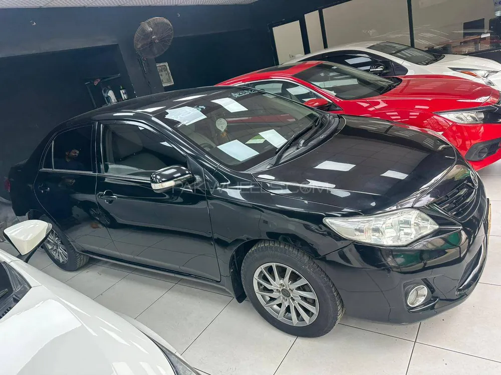 Toyota Corolla 2013 for Sale in Karachi Image-1