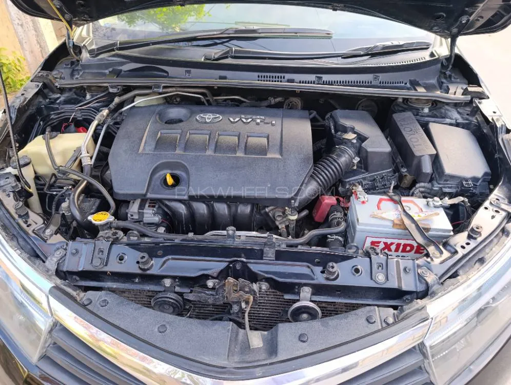 Toyota Corolla 2015 for Sale in Peshawar Image-1