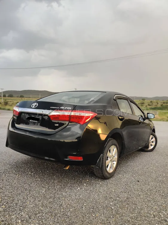 Toyota Corolla 2015 for Sale in Islamabad Image-1