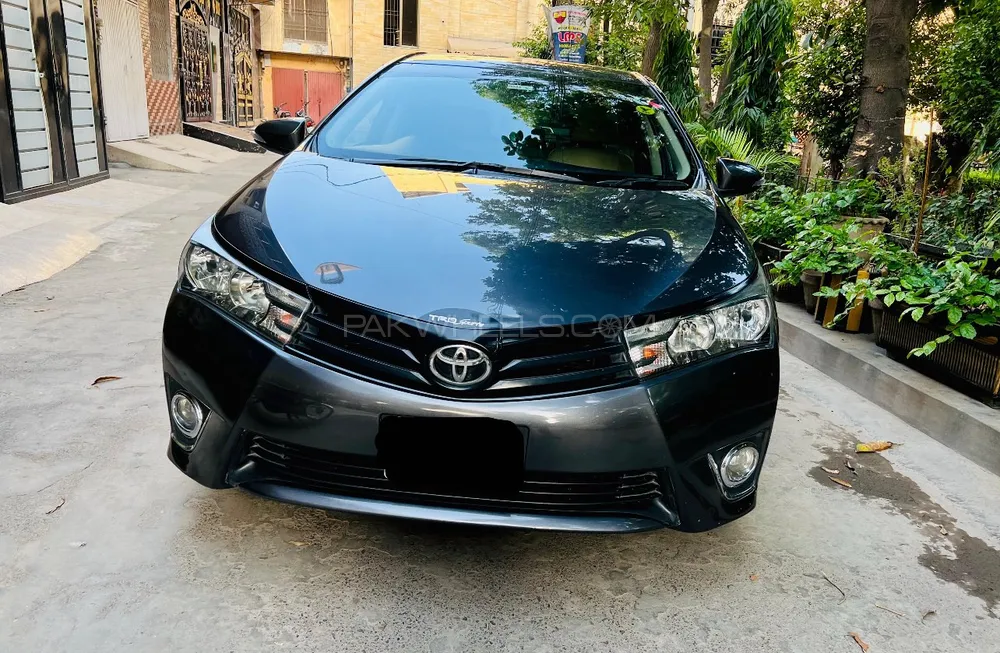 Toyota Corolla 2017 for Sale in Lahore Image-1