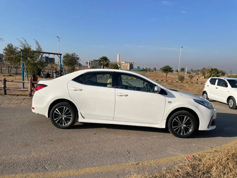 Toyota Corolla 2019 for Sale in Islamabad Image-1