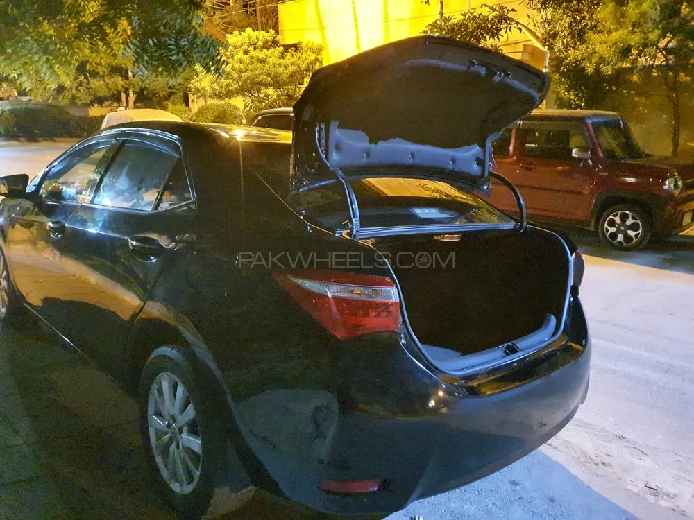 Toyota Corolla 2014 for Sale in Karachi Image-1