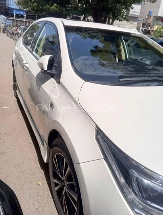 Toyota Corolla 2017 for Sale in Karachi Image-1