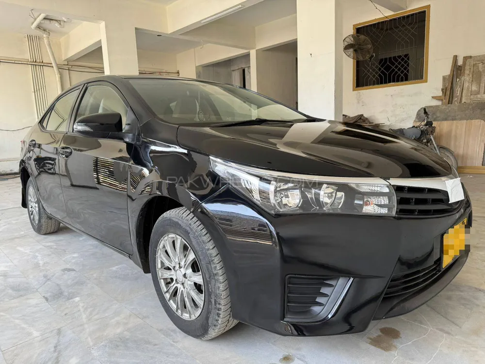 Toyota Corolla 2015 for Sale in Karachi Image-1