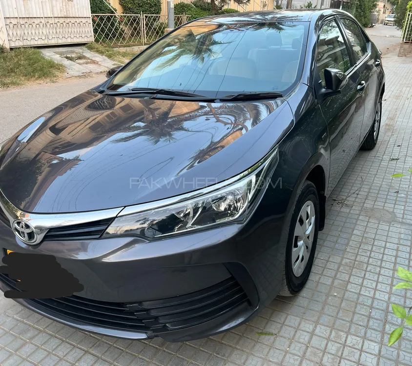 Toyota Corolla 2017 for Sale in Karachi Image-1