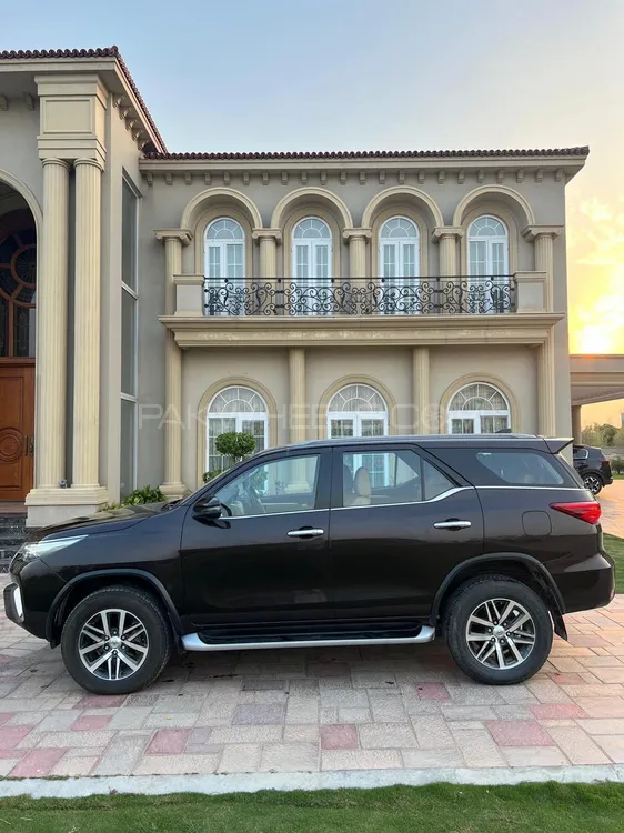 Toyota Fortuner 2018 for Sale in Islamabad Image-1