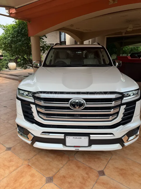 Toyota Land Cruiser 2023 for Sale in Lahore Image-1