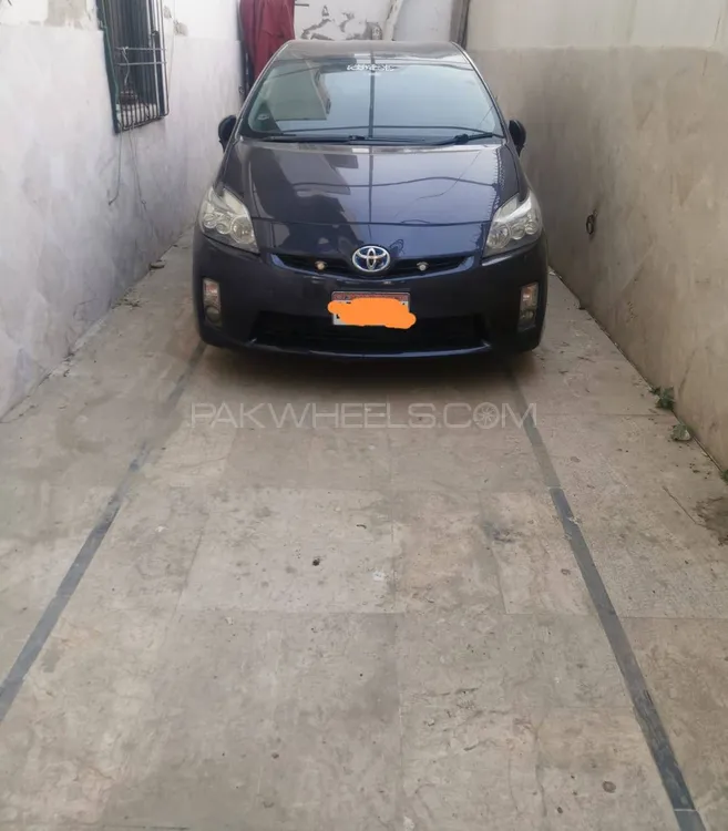 Toyota Prius 2011 for Sale in Karachi Image-1