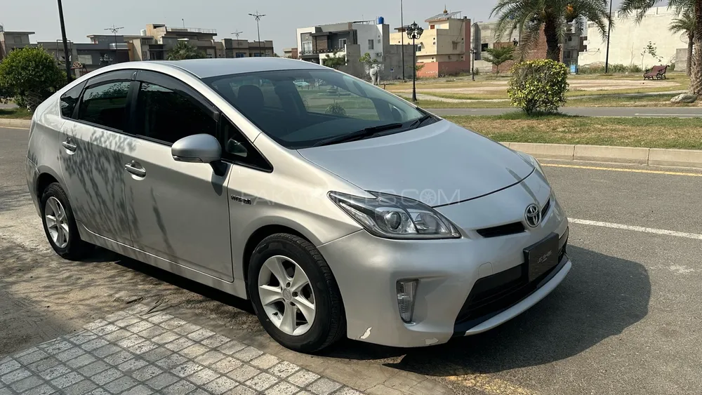 Toyota Prius 2015 for Sale in Faisalabad Image-1