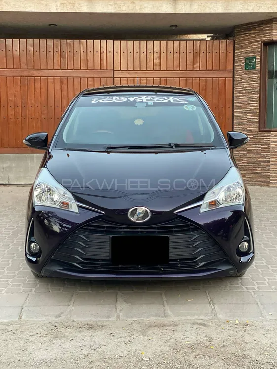 Toyota Vitz 2018 for Sale in Karachi Image-1