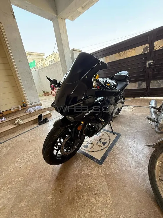 Yamaha YZF-R1 2023 for Sale Image-1