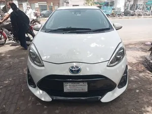 Toyota Aqua S 2017 for Sale