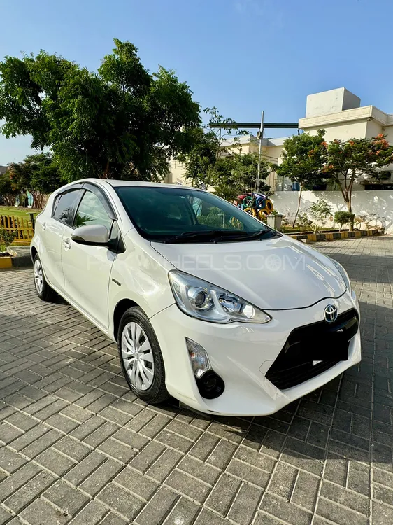 Toyota Aqua 2016 for Sale in Karachi Image-1