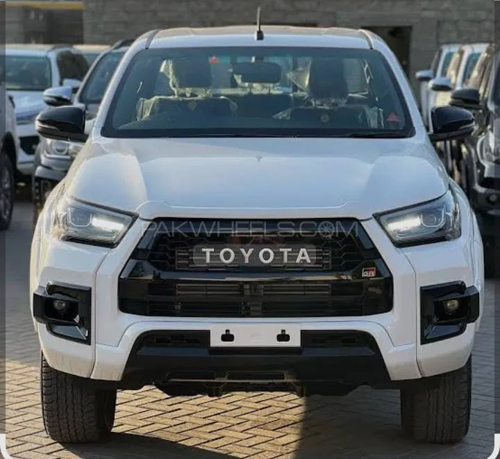 Toyota Hilux 2025 for Sale in Islamabad Image-1