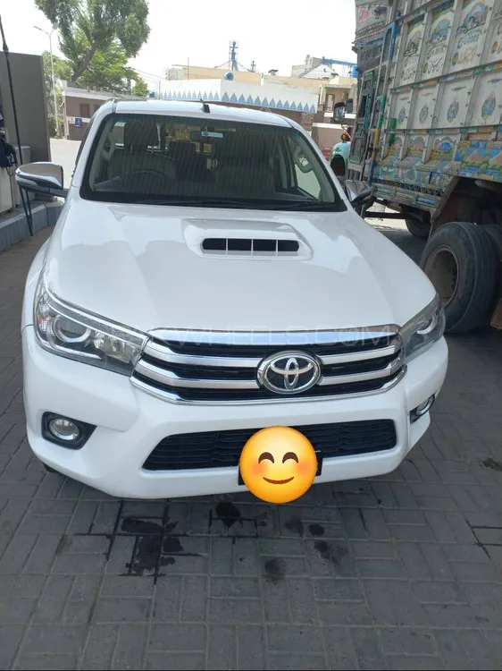 Toyota Hilux 2017 for Sale in Multan Image-1